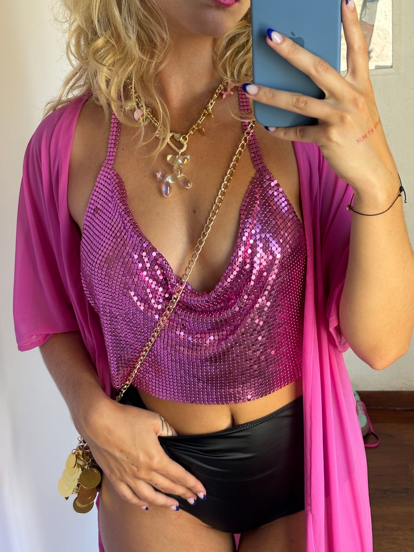 Top malha metálica rosa
